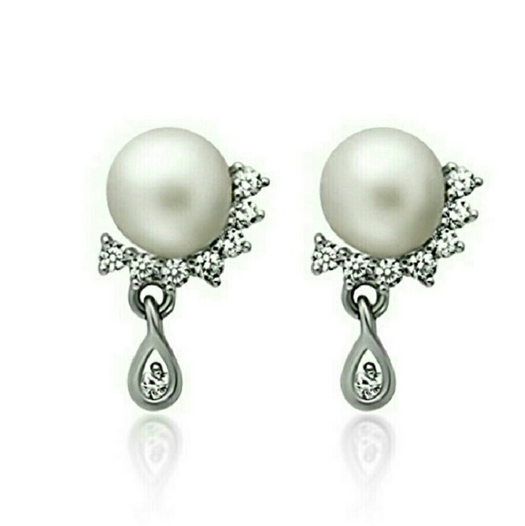 Jewelry - NEW S925 Pearl Earrings with Sparkles